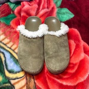 Jenni Kayne Olive Suede Shearling-Trim Clog Mules